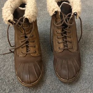 Bussola Brown Lace-Up Boots with Cream Fur Lining